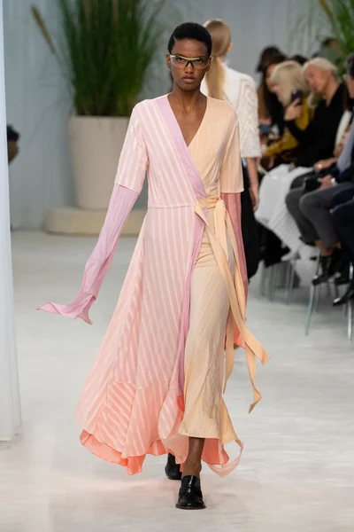 Look 17